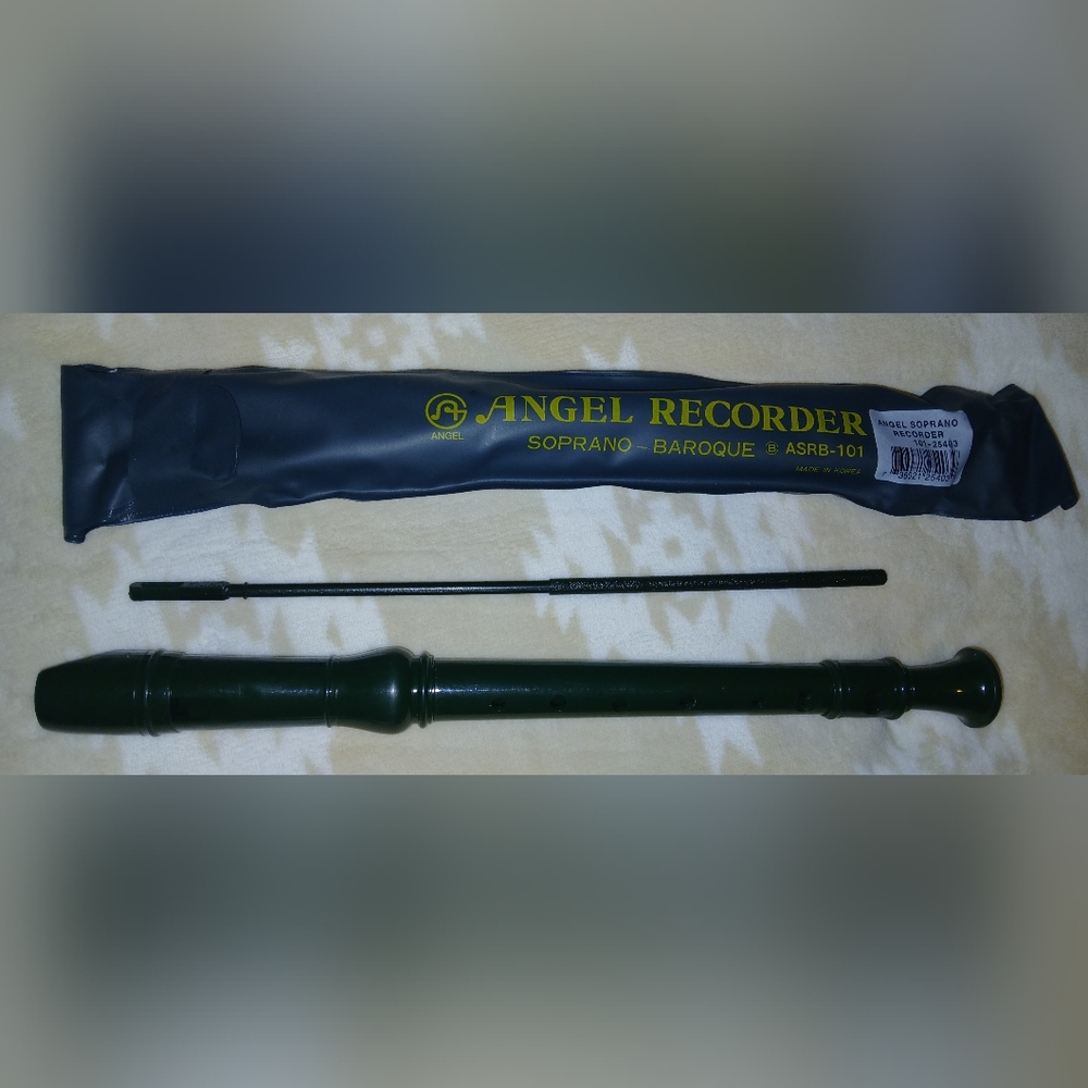 Angel Green and Black Recorder Duo - Picture 3 of 5